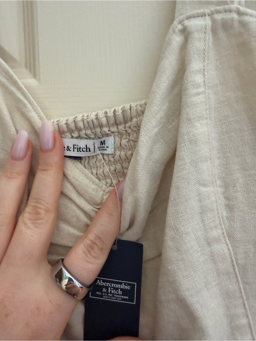 Abercrombie & Fitch Cream Square-Neck Linen-Blend Crop Top - Picture 4 of 6